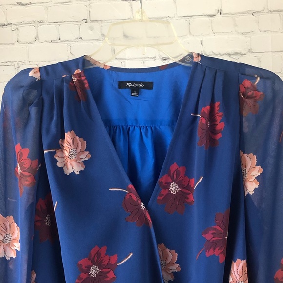 SHIRT - Women's Madewell blue mock wrap blouse with red and pink floral print. - Picture 3 of 16